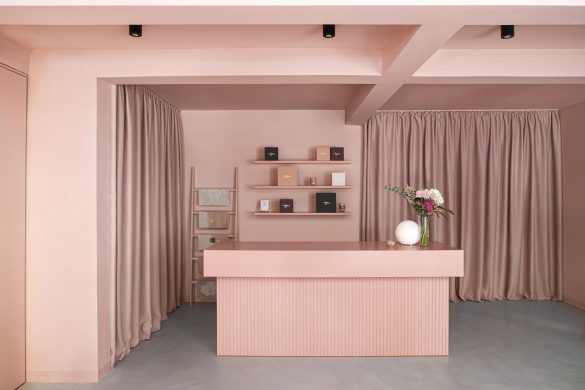 U oba segmenta preklopljeni su industrijski mikrocementni pod i akcenti u masivu hrasta, štofu, tkanini; Foto: Lumina Images