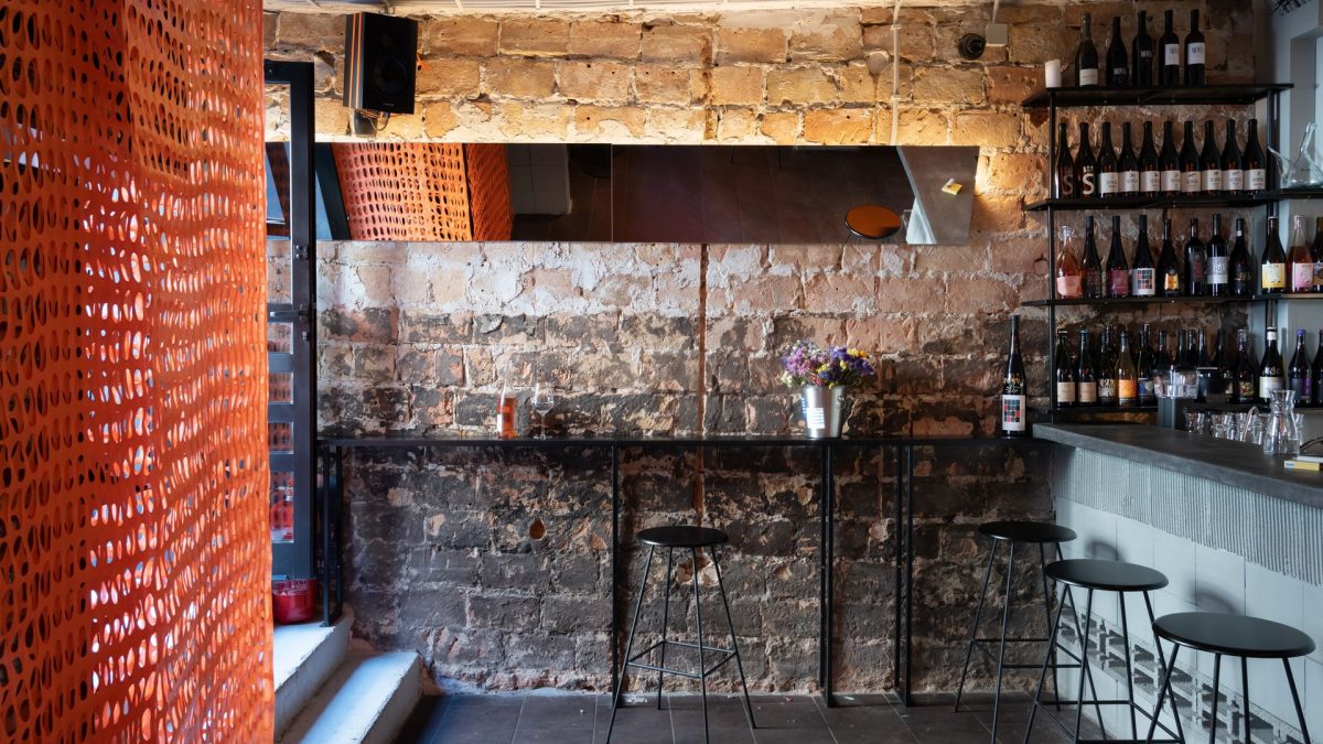 <b>Proces Wine Bar:</b> Sirova elegancija novog lokala u srcu Beograda
