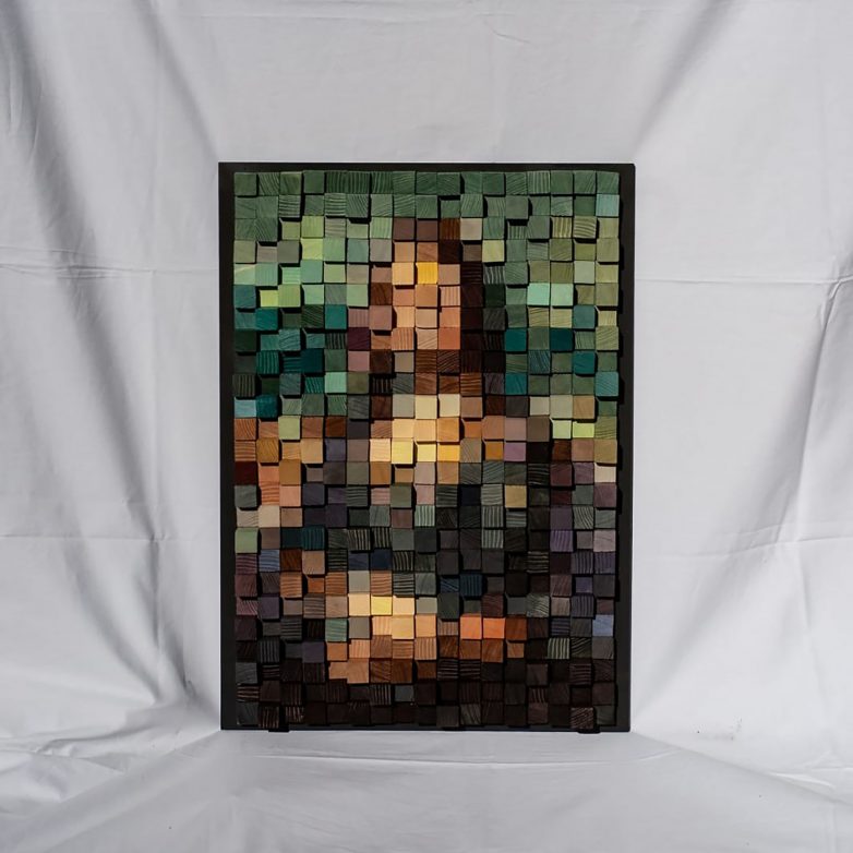 Drveni Mozaik “Mona Liza” Dimenzije: 41 x 57 cm, materijal: drvo, MDF, akrilne boje, broj delova: 425; Prodat na humanitarnoj licitaciji; Foto: lp_photogram