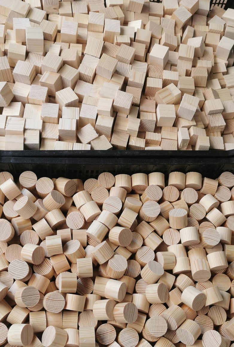 Dve vrste drvenih delova mozaika; Foto: Tessera