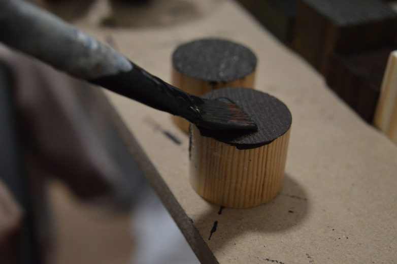 Deo procesa, ručno bojenje; Foto: Tessera