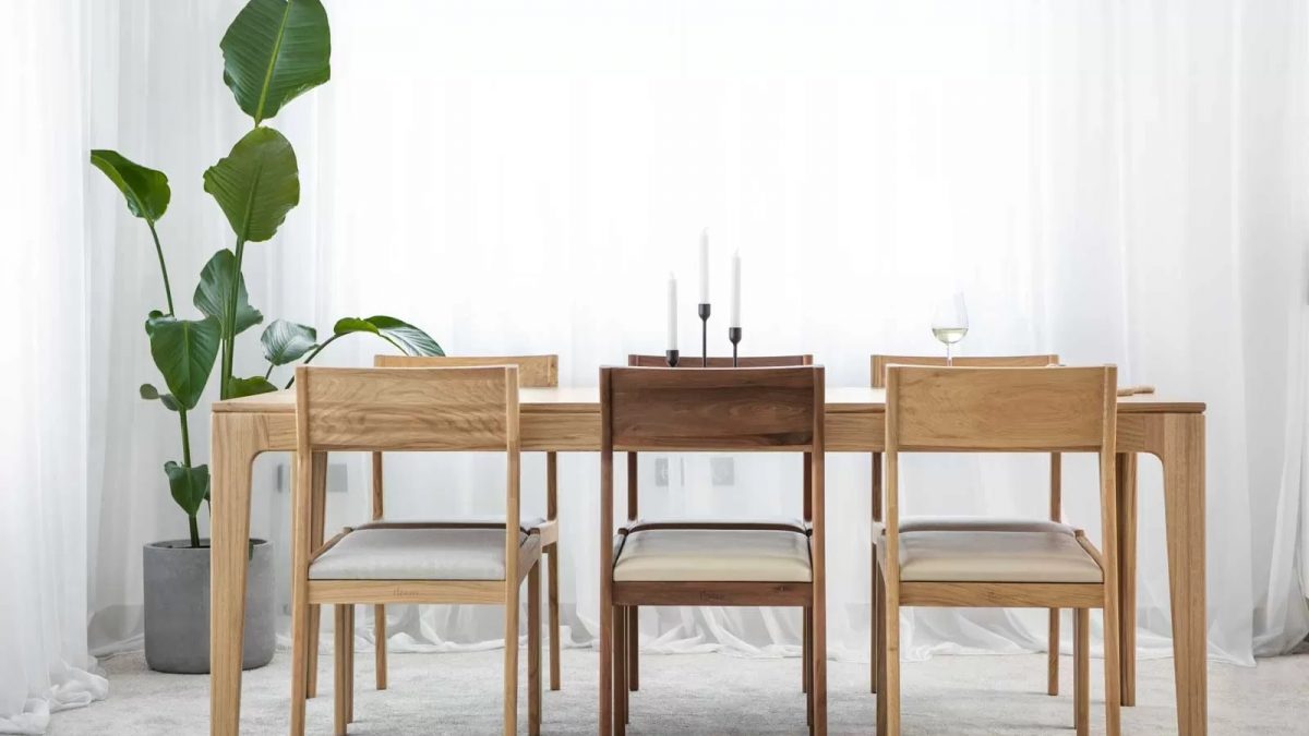 <b>Najprodavaniji komadi trpezarijskih stolova i stolica</b> domaćih proizvođača drvenog nameštaja