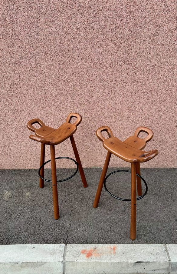 ar barskih stolica „Marbella“, dizajner Sergio Rodrigues, Confonorm, 1970-te; Foto: Midcentury Belgrade