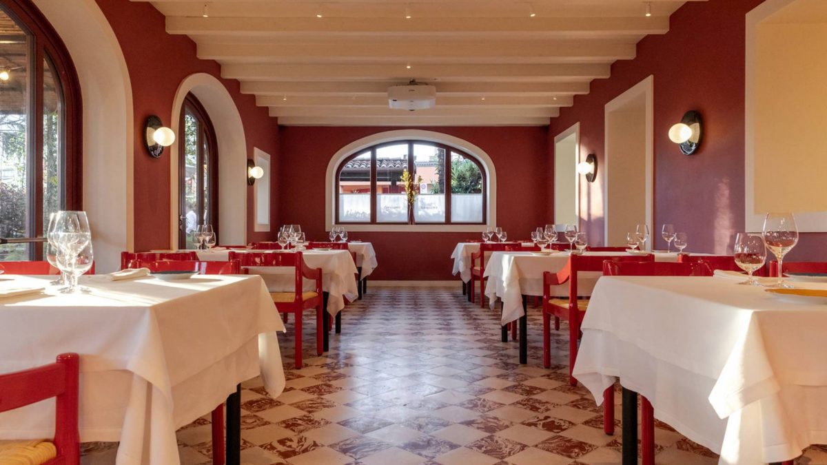 Dok svet bruji o filmu F1 s Bredom Pitom, mi smo pronašli „najbrži“ restoran posvećen Ferariju