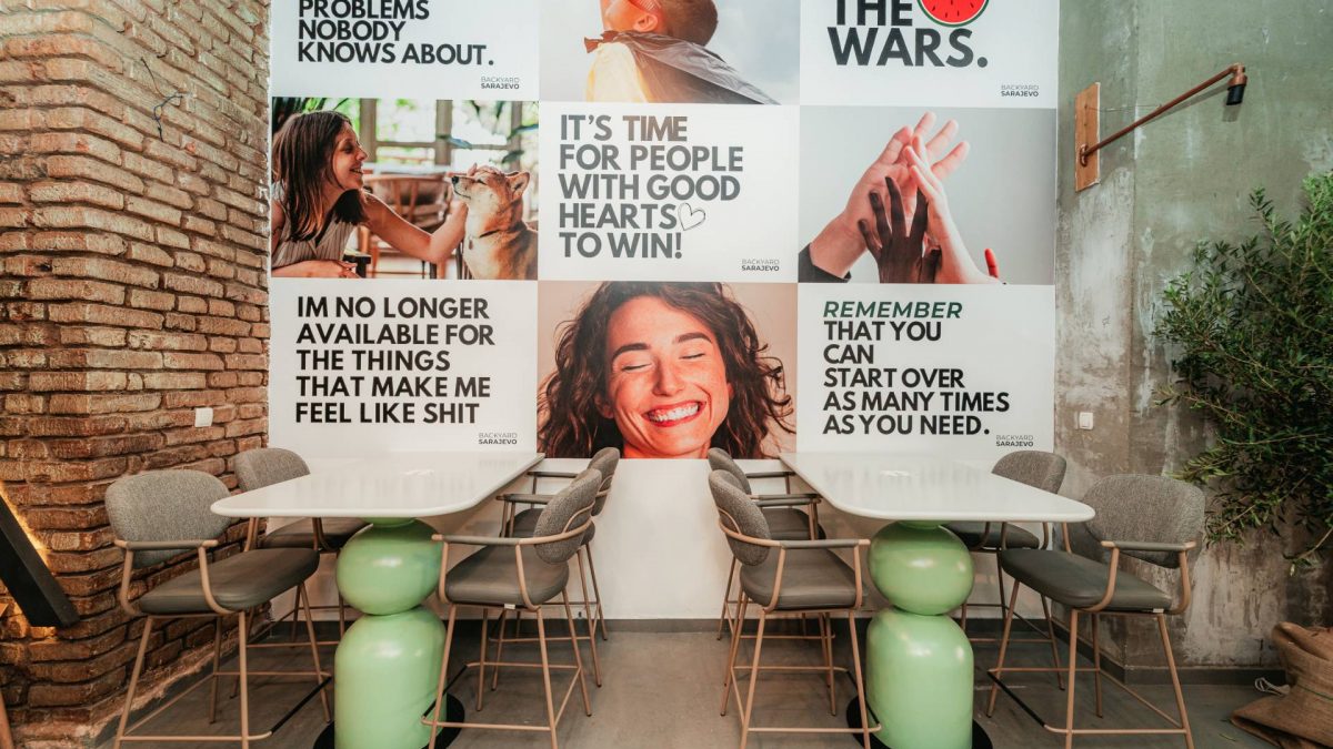 Zakoračite u Backyard: Novi kafić u Sarajevu pokazuje svu snagu dizajna po meri