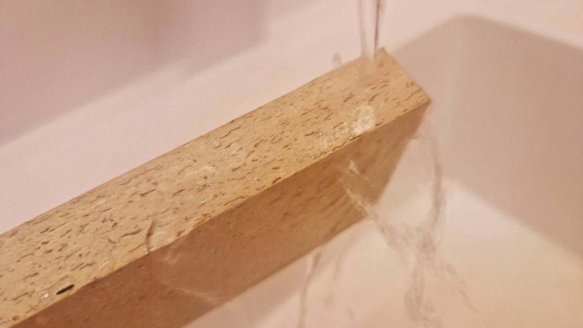 Pronašli smo materijal za kuhinju u dvorištu ili ploču stola kojem kiša ne može ništa