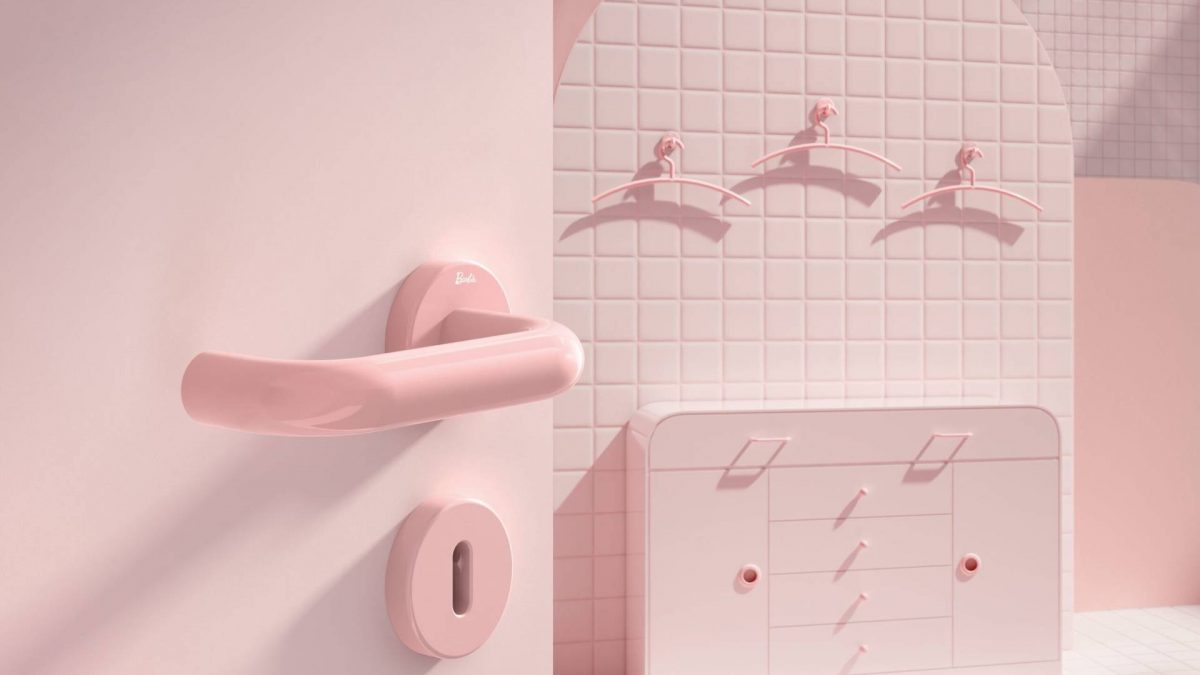 U ovom kupatilu peškiri stoje mirno, dok roze boja vodi glavnu reč