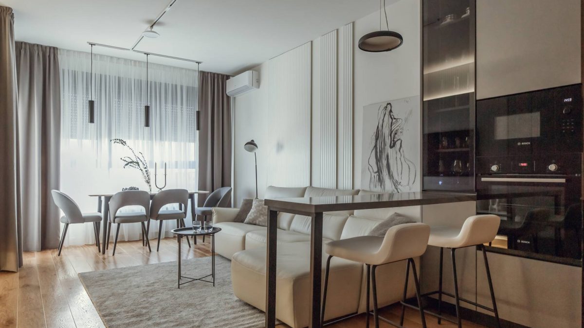 Talasi na zidovima i mesec u sobi: Ovaj stan u Beogradu ima detalje kakve dugo nismo videli