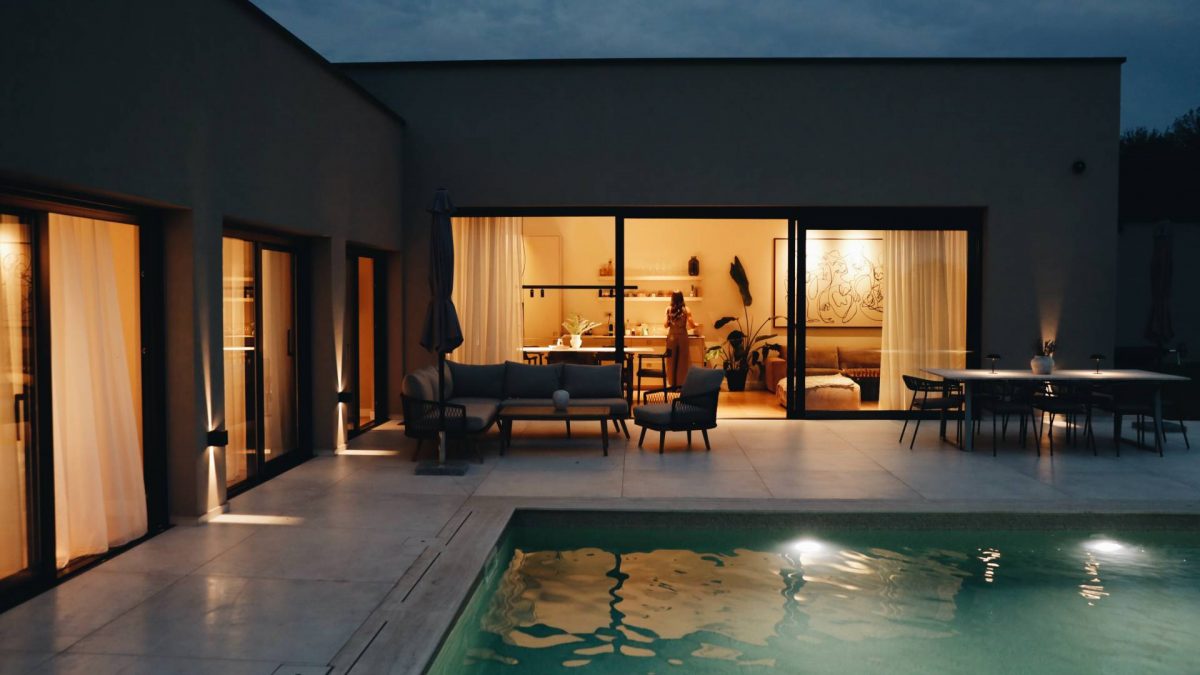 Like a Therapy Villa: Luksuzna kuća u Krčedinu gde stanuju prefinjeni mirisi