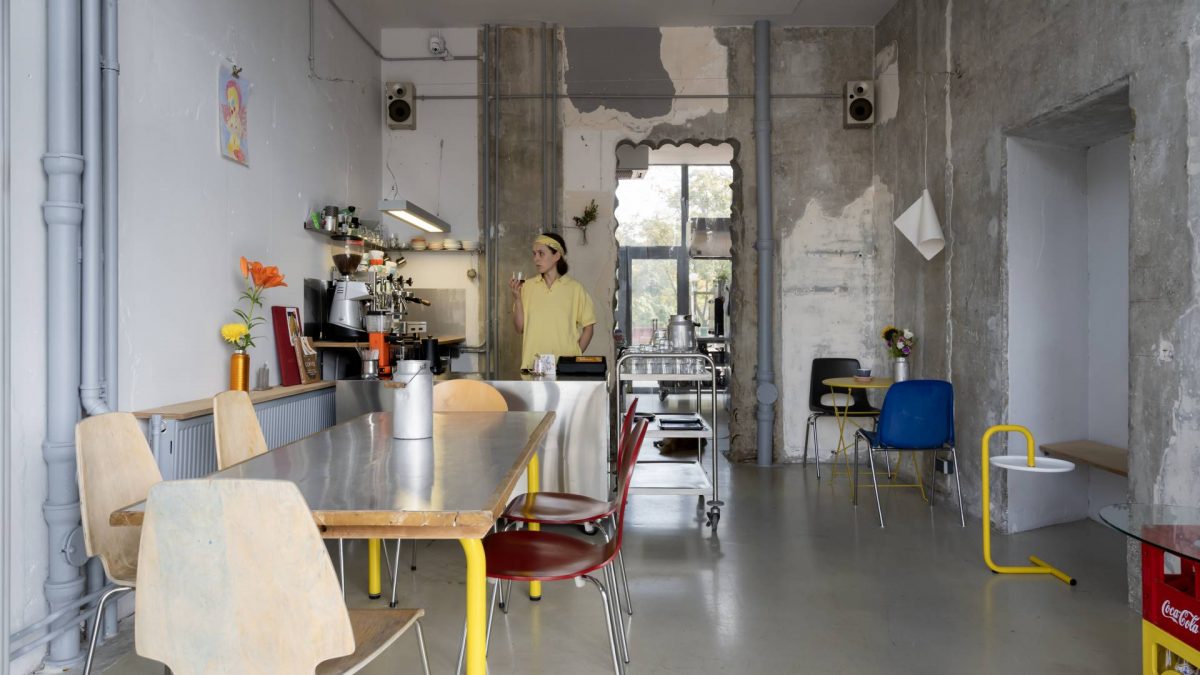 Kafić u prizemlju simbola Beograda: CA.CA.FE u kuli Geneks osvaja sirovim enterijerom