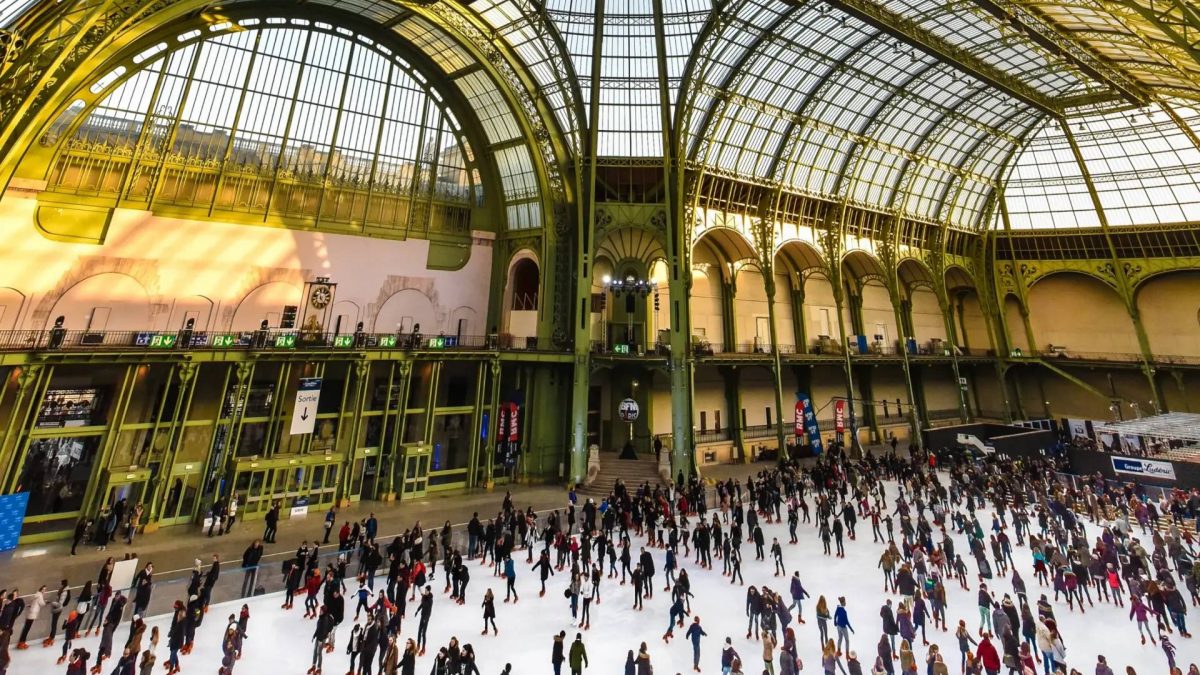 Pariz ove zime ima najveće klizalište na svetu: Pogledajte kako izgleda Ajfelova kula na ledu