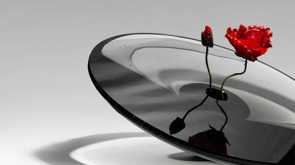 Pogledajte kako izgleda vaza kreirana za EXPO koja podseća na “crnu rupu”