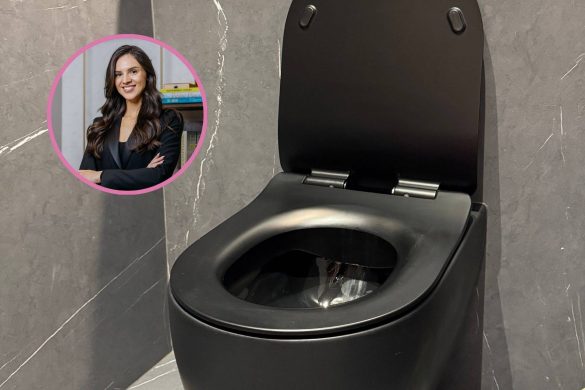 Crna WC šolja u savremenom kupatilu – primer estetskog, ali zahtevnog rešenja za održavanje