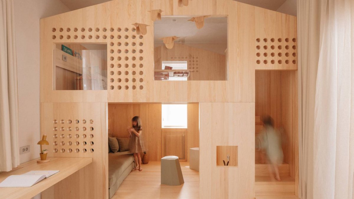 Stan u Sarajevu ima poseban element – drvenu kućicu za decu!