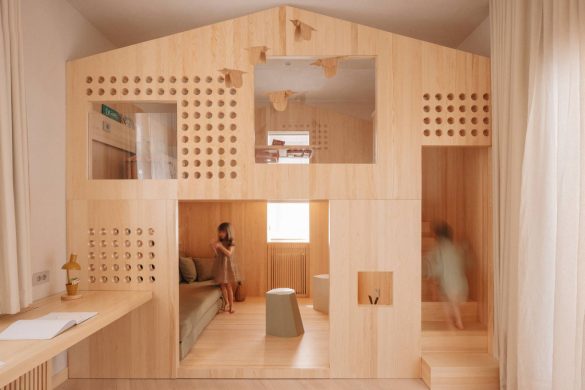 Drvena kućica za decu izrađena od lameliranog drveta u savremenom stanu u Sarajevu