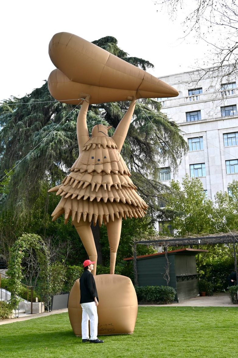 Monumentalna instalacija Love Catcher na Madrid Design Festivalu 2026