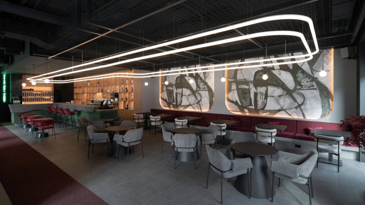 Ovaj bar u Beogradu poseban je po fluidnoj svetlosnoj cevi