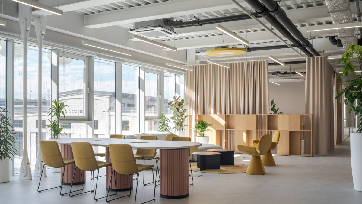 Kako je enterijer ofisa u Ložionici usklađen sa arhitekturom