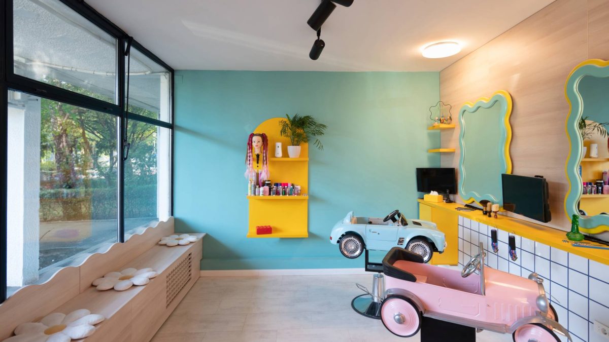 Ko se boji boja još? Ovaj dečji salon u Beogradu sigurno ne!