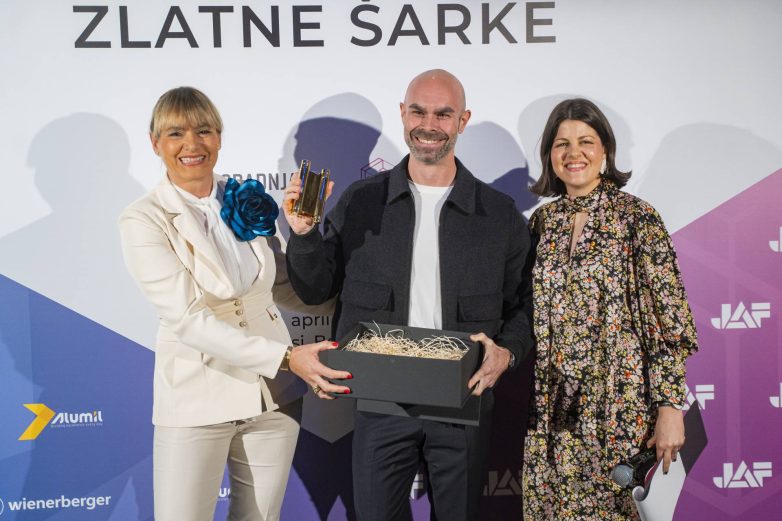 Arhitektura Buđevac prima nagradu Zlatna šarka za projekat D130 u Nišu