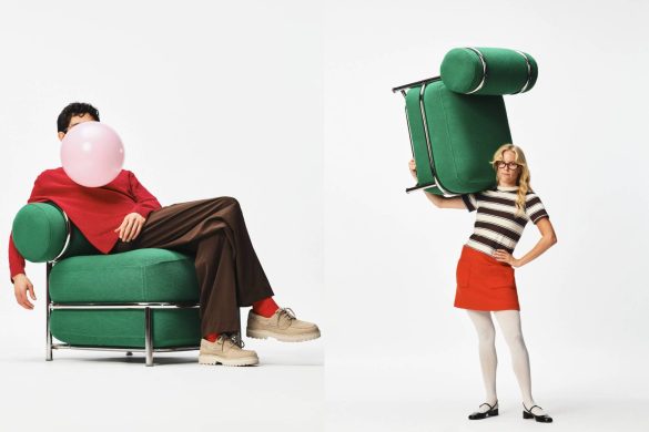Osoba sedi u zelenoj fotelji punjenoj vazduhom sa metalnim okvirom, dok druga osoba nosi isti model fotelje preko ramena