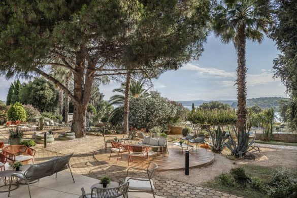 Terasa bara u Valamarovom rezort hotelu kod Poreča opremljena je Garda "outdoor" nameštajem u mediteranskom okruženju.