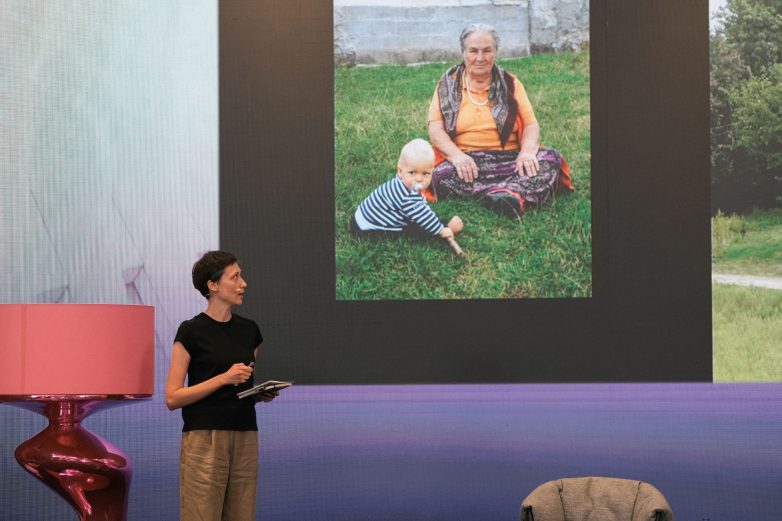Arhitektkinja Aleksandra Bašić predstavlja projekat Kuća za pet žena na konferenciji ArcHERtecture / SHEngineering u Beogradu