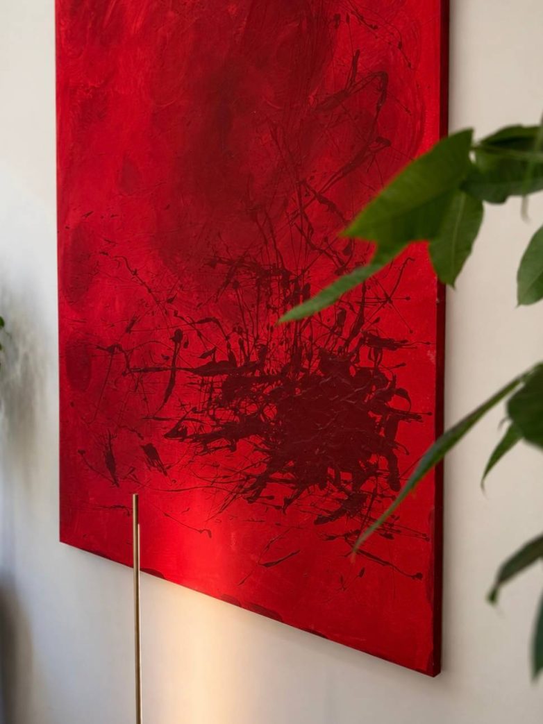 Detalj originalne crvene slike u enterijeru restorana Zdravko